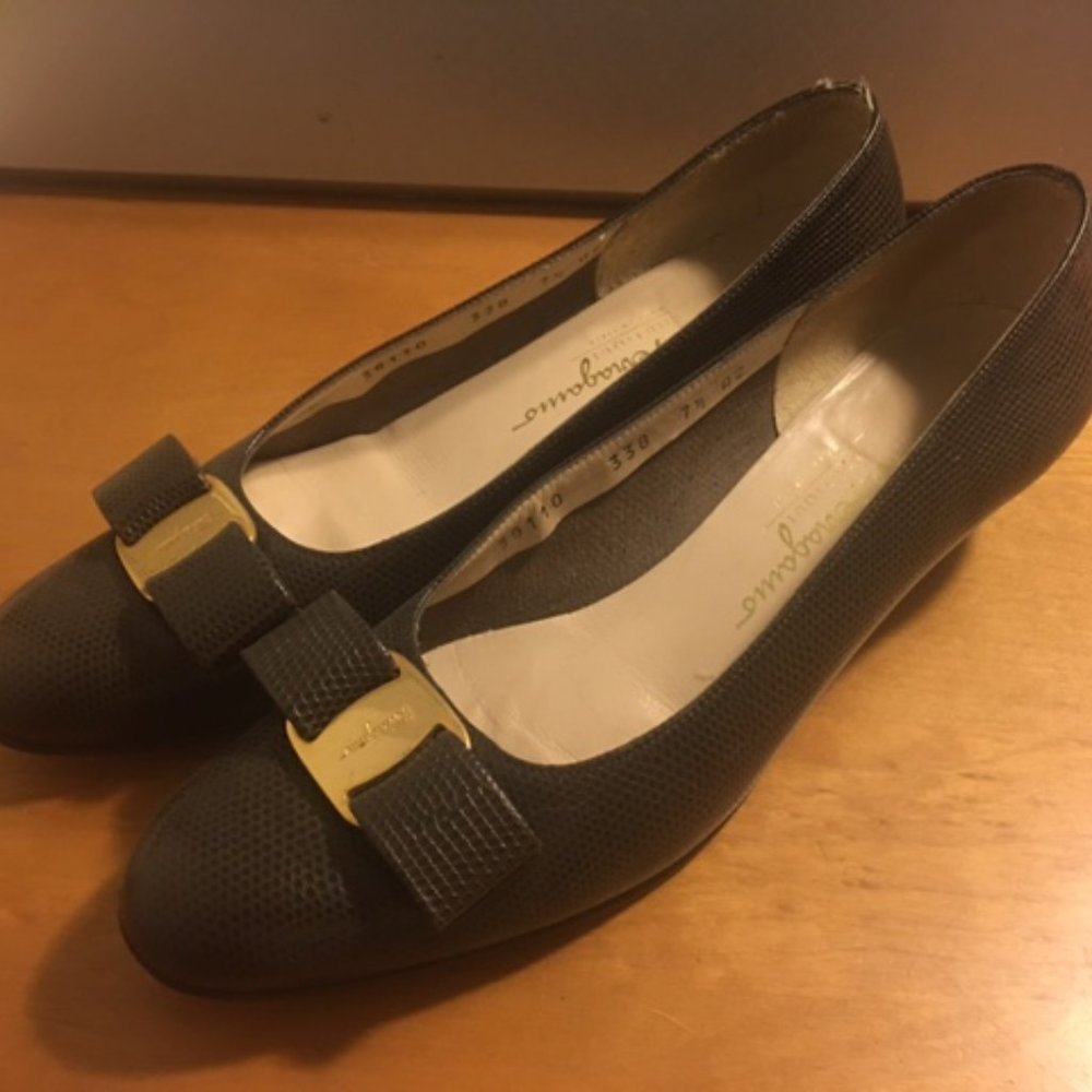 Salvatore Ferregamo Vara Bow Leather Pumps (Size 7.5)